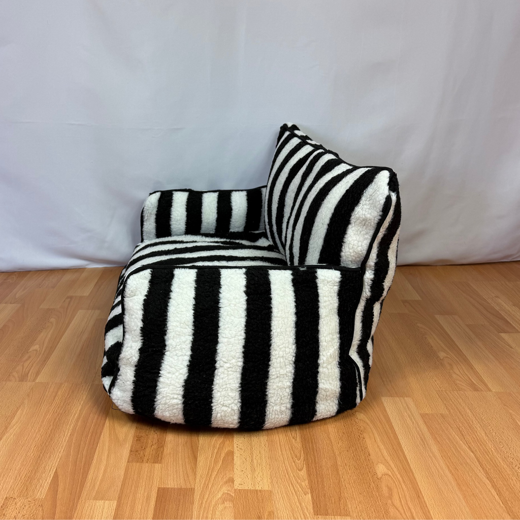 Canapé pour chien et chat rayé noir et blanc – MUZO