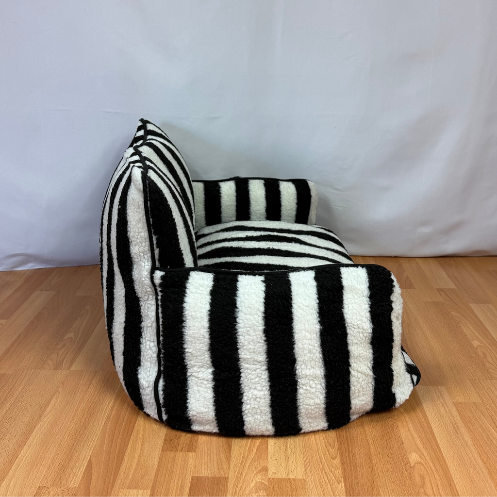 Canapé pour chien et chat rayé noir et blanc – MUZO